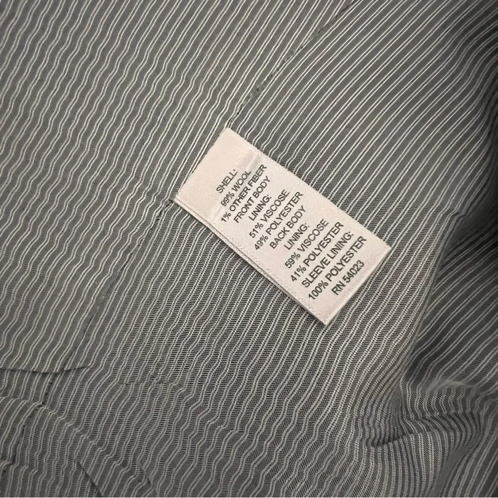 Banana Republic Tailored Slim Fit Men’s Suit – Light Gray Plaid – Preloved